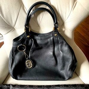 Gucci Sukey Medium Leather Bag
